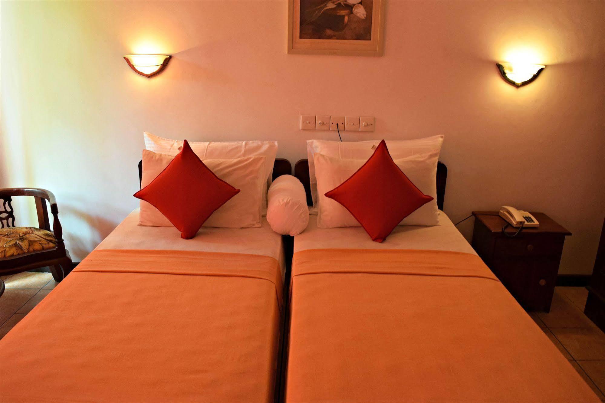 Hotel Lagoon Paradise Negombo Zewnętrze zdjęcie