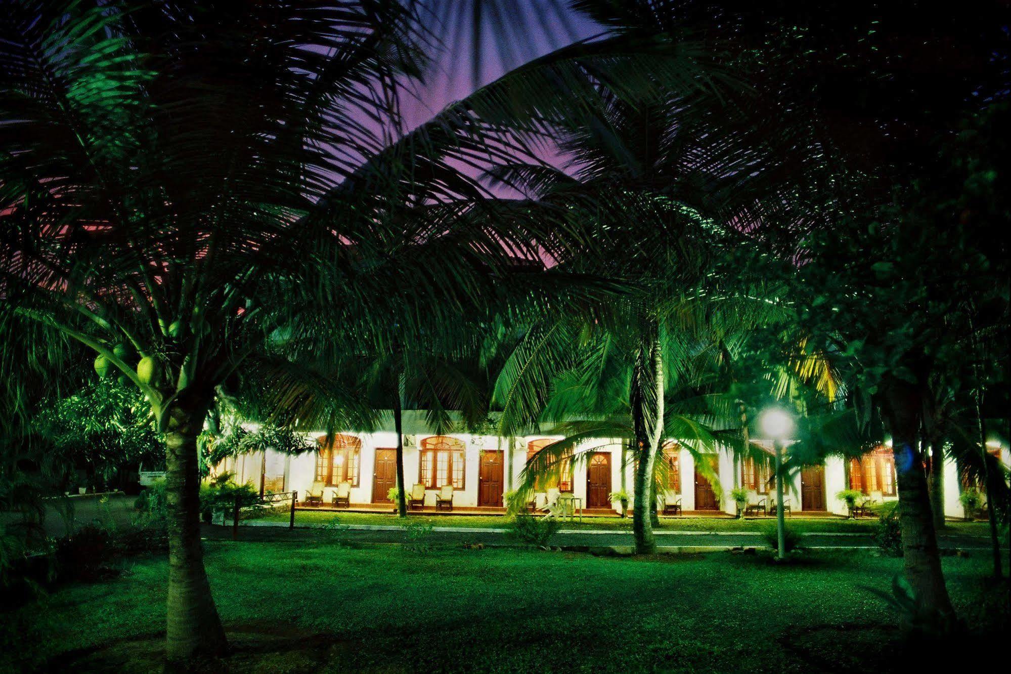Hotel Lagoon Paradise Negombo Zewnętrze zdjęcie