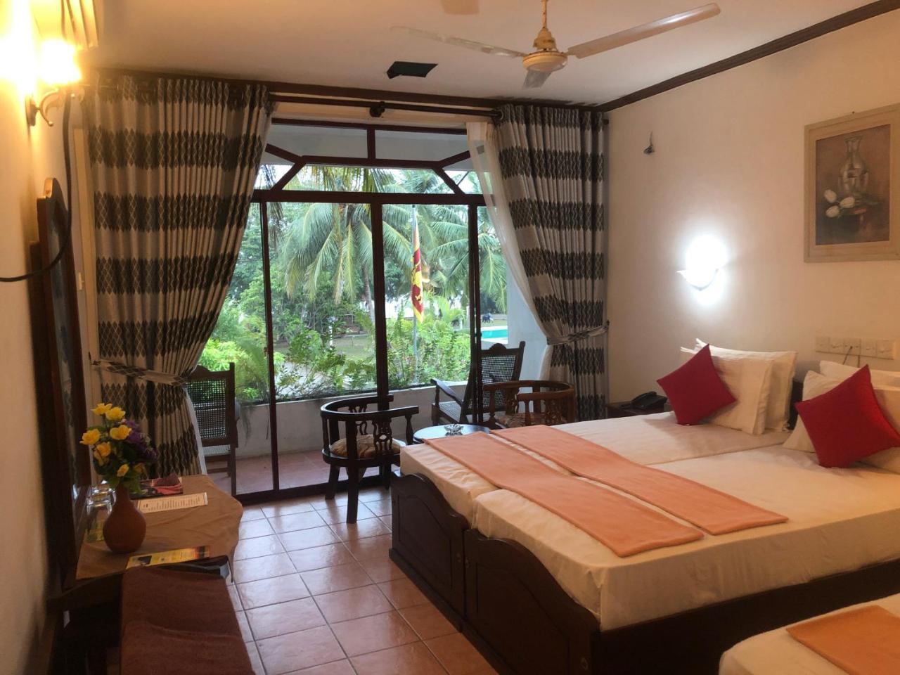 Hotel Lagoon Paradise Negombo Zewnętrze zdjęcie