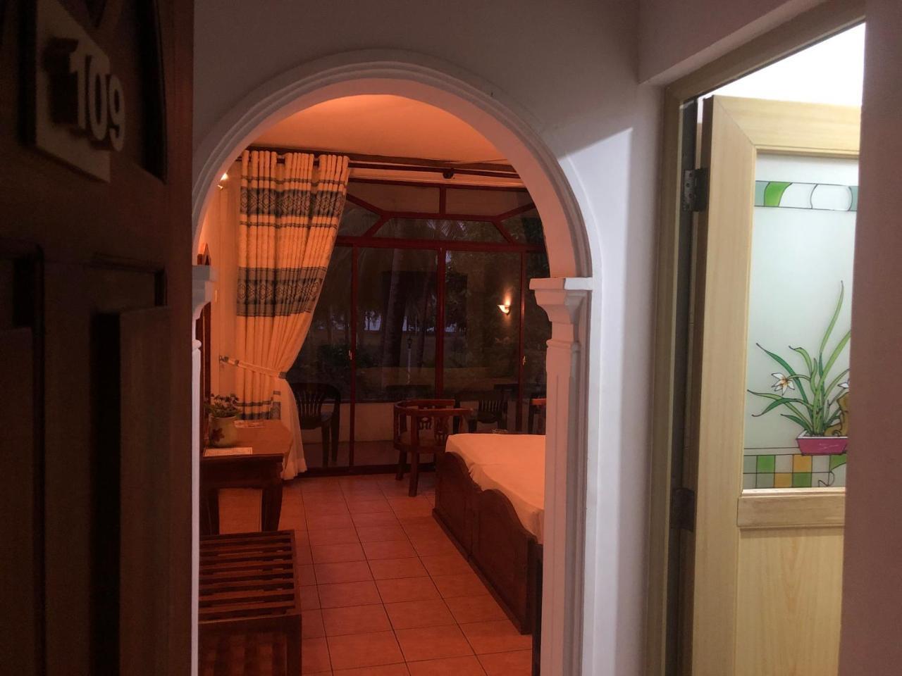 Hotel Lagoon Paradise Negombo Zewnętrze zdjęcie